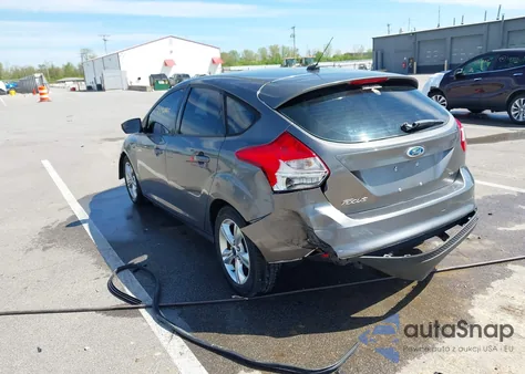 2014 Ford Focus Se z USA, uszkodzony, nr VIN 1FADP3K21EL334627